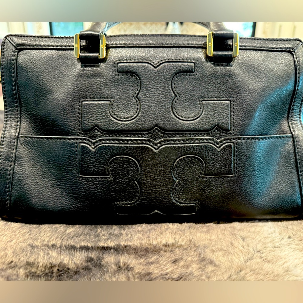 ♦️♦️  TORY BURCH AUTHENTIC BLACK LEATHER JESSICA BOMBE HANDBAG ♦️♦️